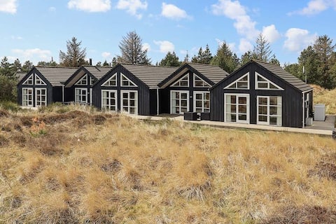 Large luxury cottage for 22 people