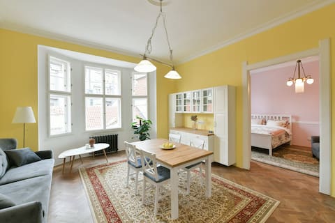 Popular Airbnb listing: Breathtaking view over the historic center in Josefov