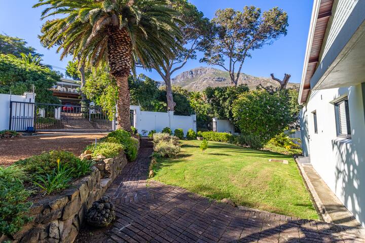 Lux Villa for 12,huge pool,nr sea,ocean view,safe gallery image 4