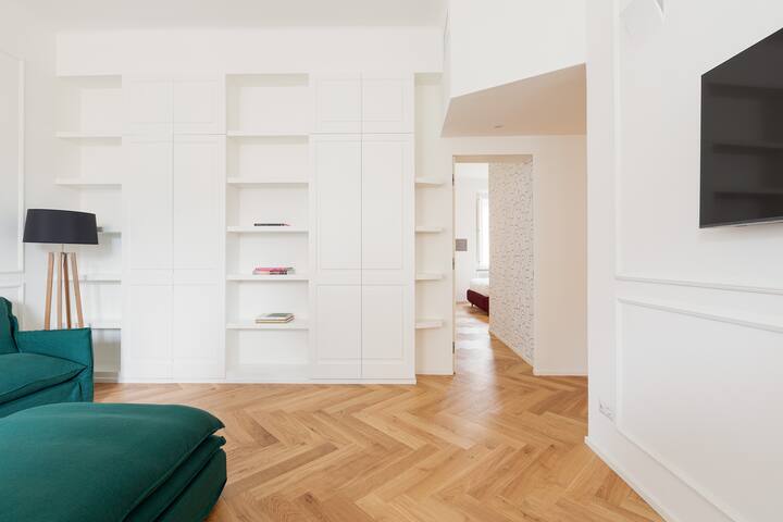San Fermo 1, Trilocale Deluxe | Brera Apartments gallery image 3