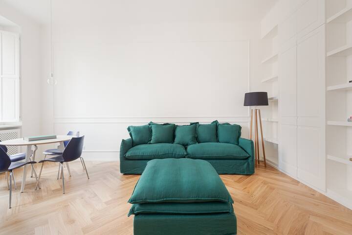 San Fermo 1, Trilocale Deluxe | Brera Apartments gallery image 5