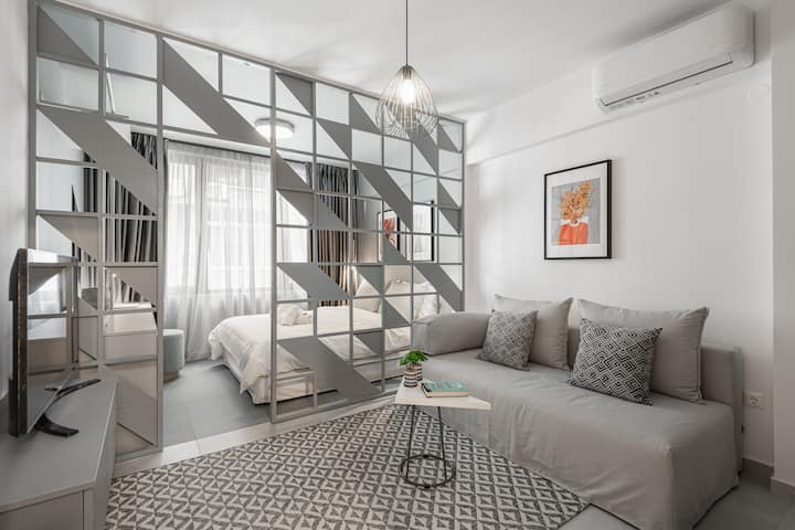 Trendy Studio With Fast Wifi, Netflix & Nespresso - Thessaloníki