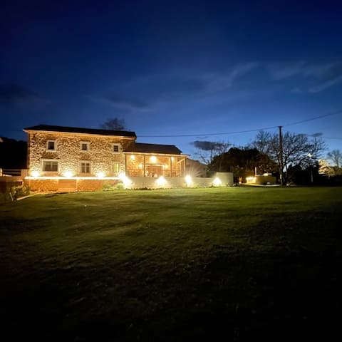 Luxury house with pool 15 minutes from Santander