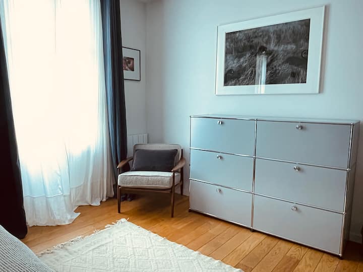 Habitación principal, con baño.