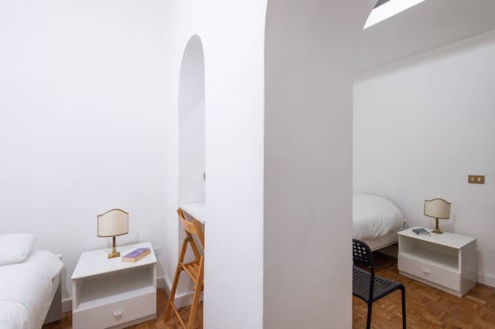 Schlafzimmer 2