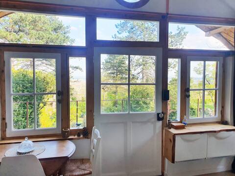 Top Airbnb: Charming cottage in the heart of nature à Beaune
