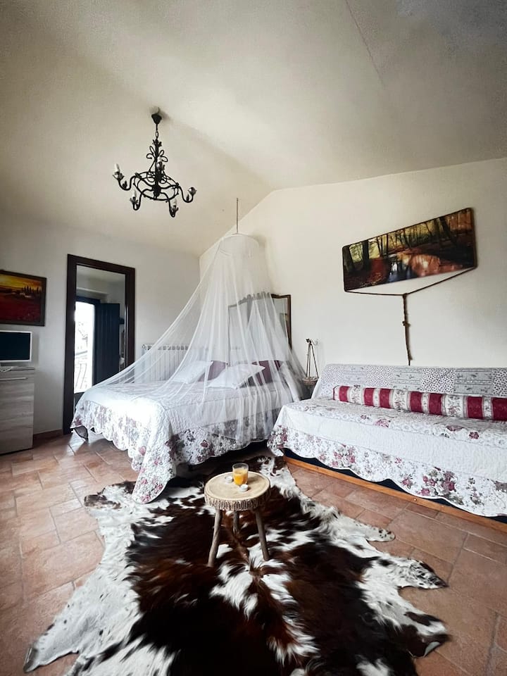 غرفة نوم الطابق الثاني