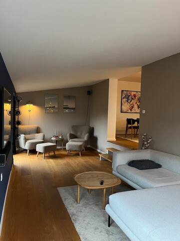 Skøn villa med god beliggenhed. gallery image 2