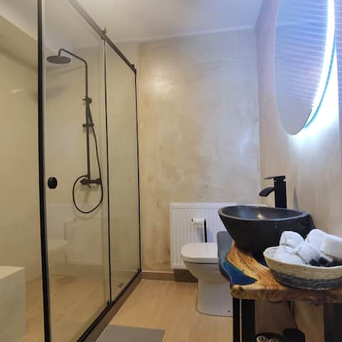 Locaroo apartment with garden space