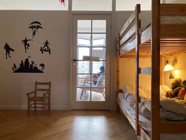 Habitación para niños con litera