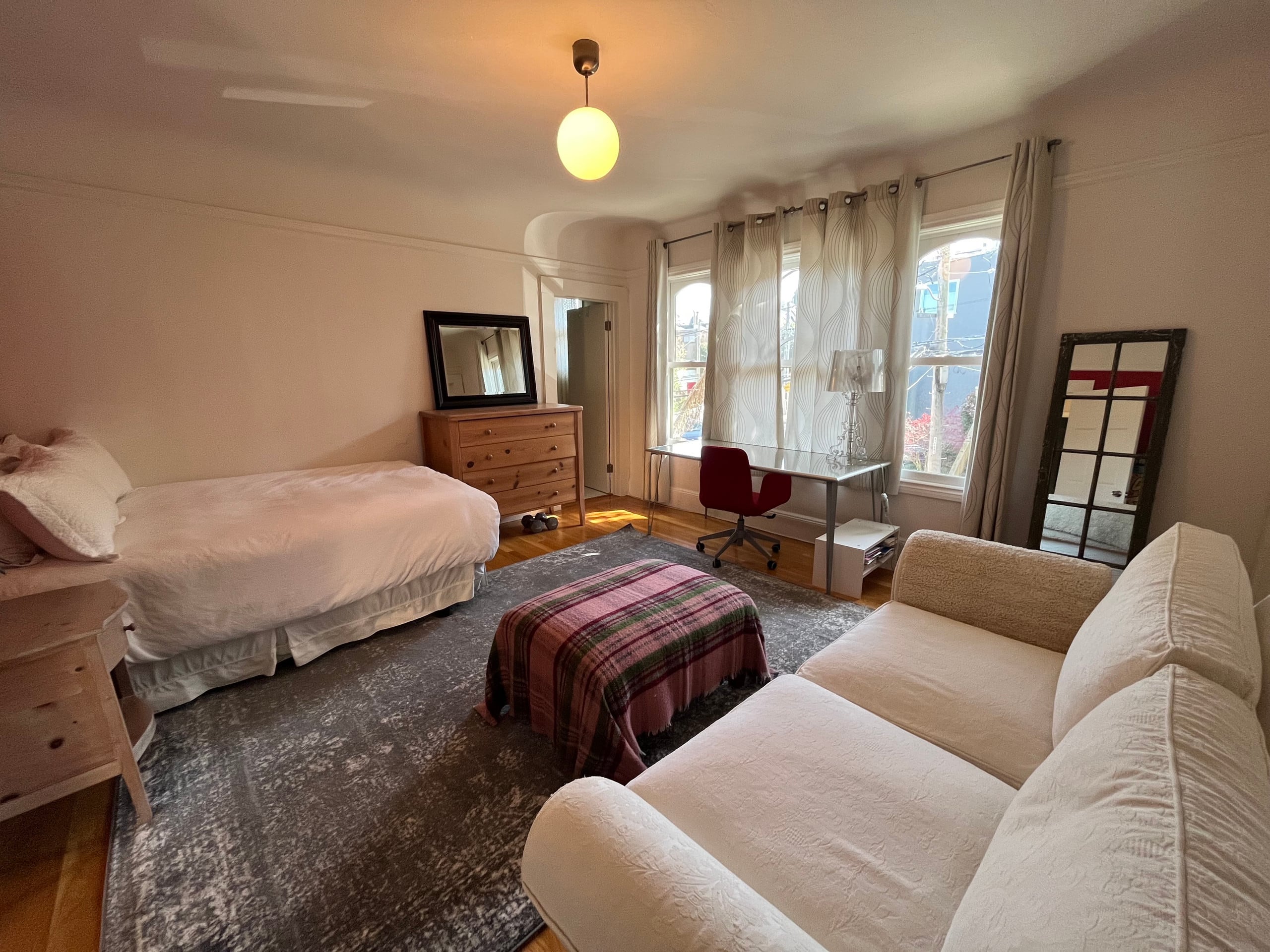Home in San Francisco · ★5.0 · 3 bedrooms · 3 beds · 2.5 baths - Image 10