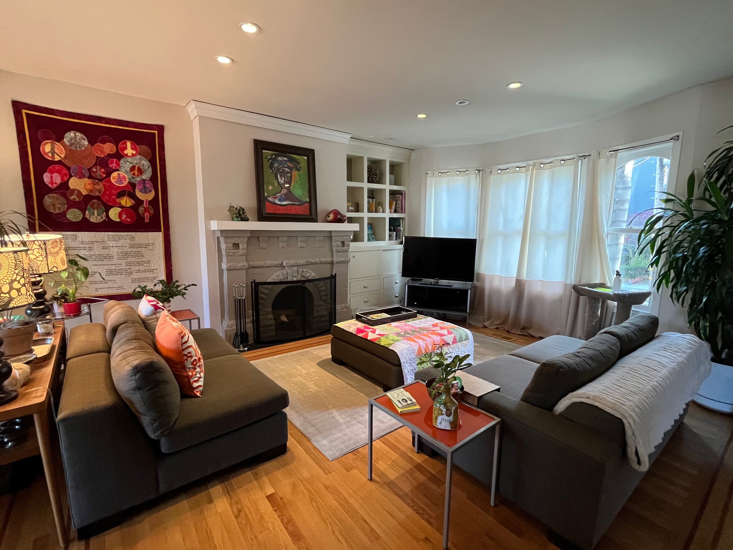 Home in San Francisco · ★5.0 · 3 bedrooms · 3 beds · 2.5 baths - Image 2