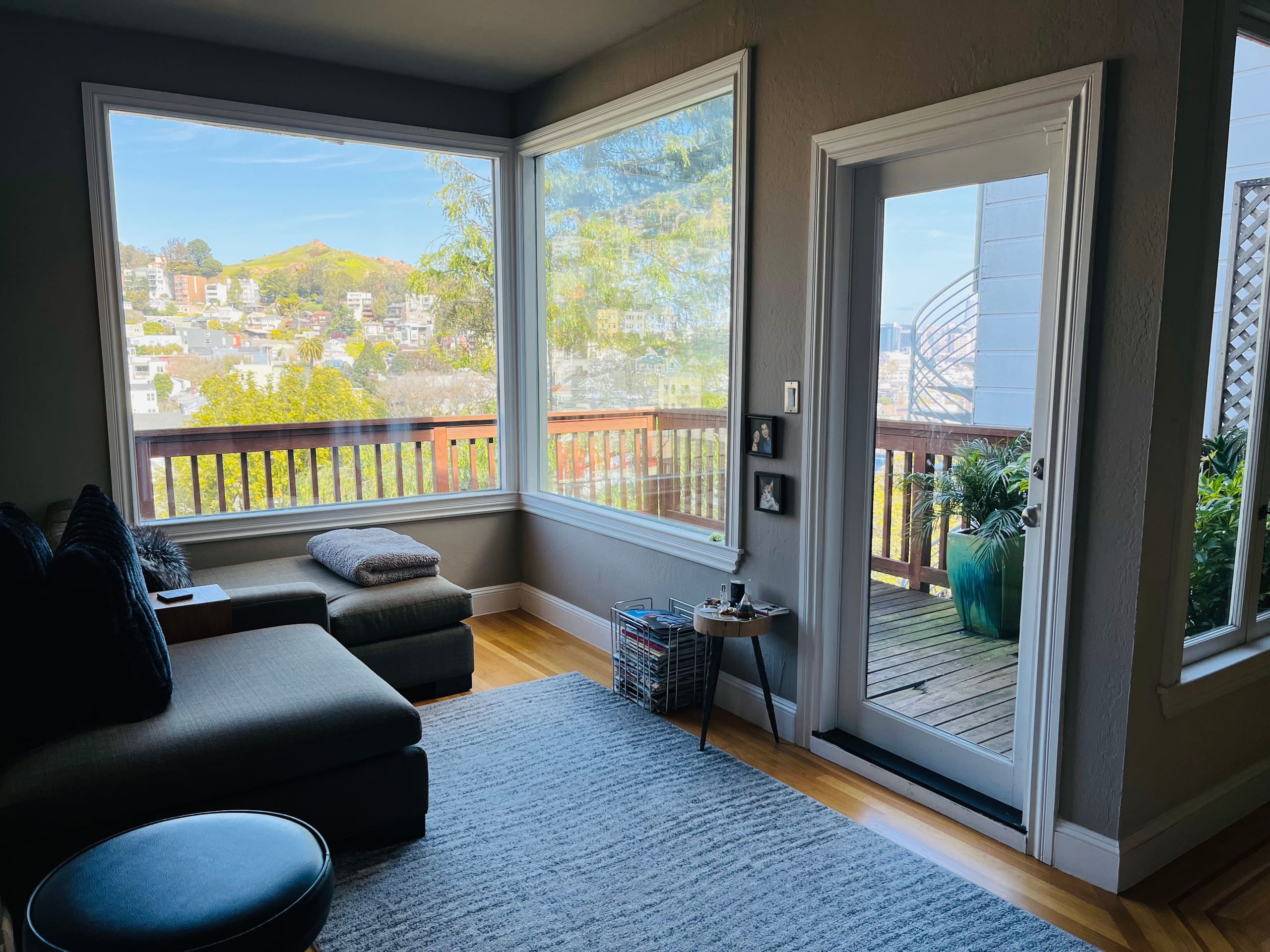 Home in San Francisco · ★5.0 · 3 bedrooms · 3 beds · 2.5 baths - Image 4