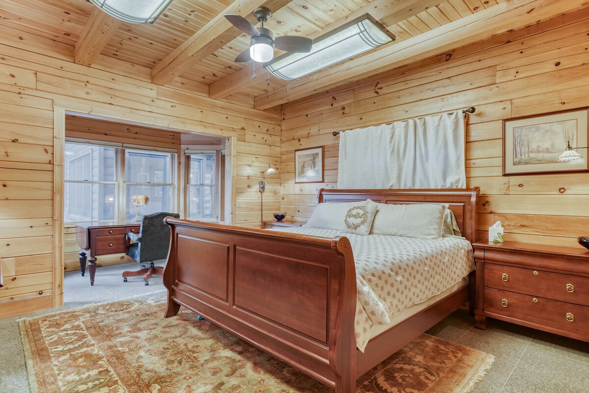 חדר שינה 2 עם מיטת קינג סייז (קומה ראשונה)