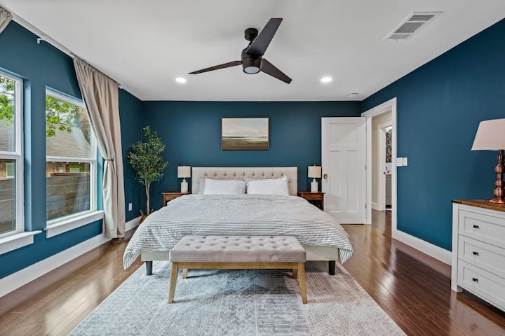 ห้องสวีทหลักพร้อมเตียงคิงไซส์ 