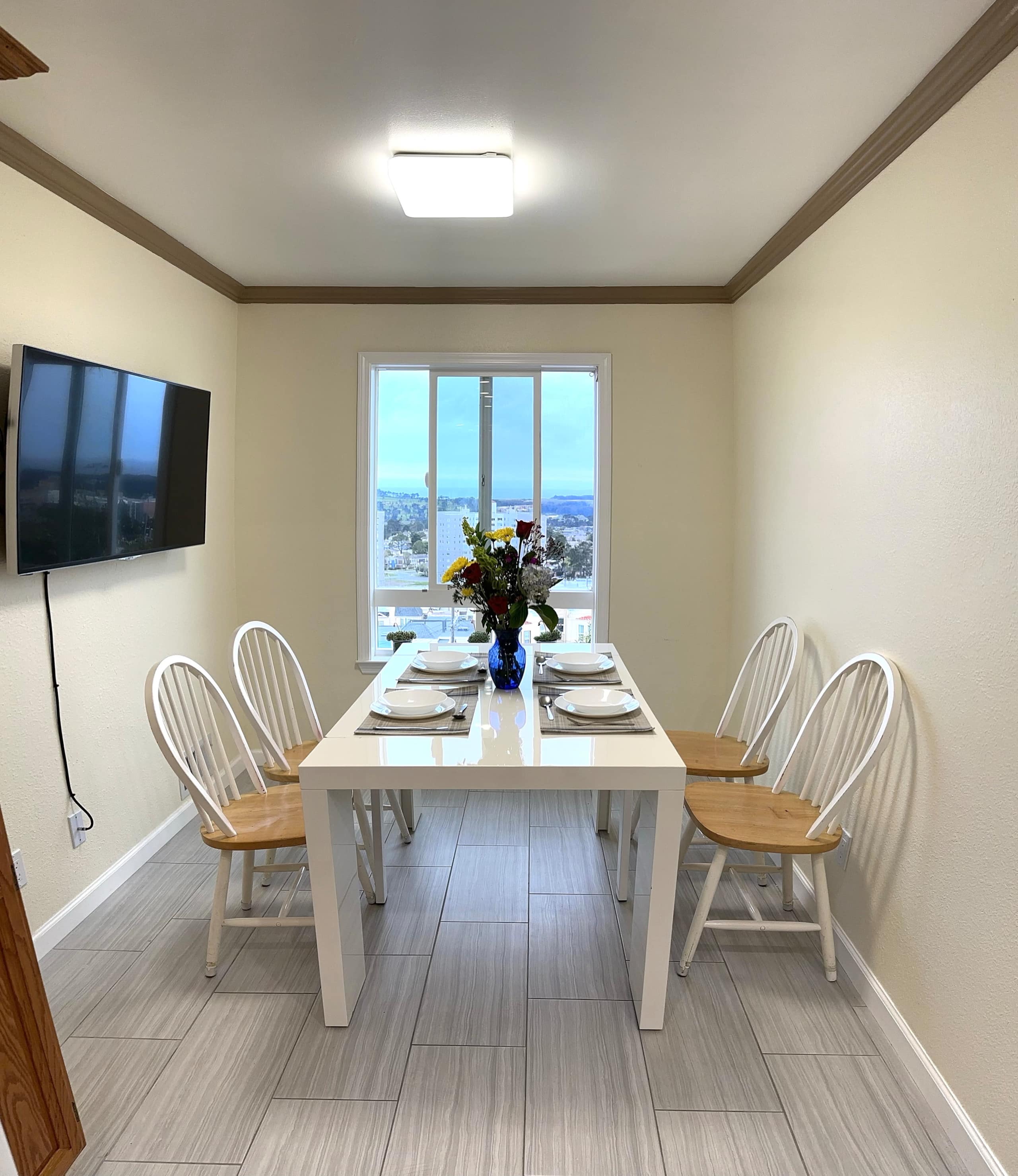 Home in San Francisco · ★4.8 · 3 bedrooms · 4 beds · 1.5 baths - Image 8