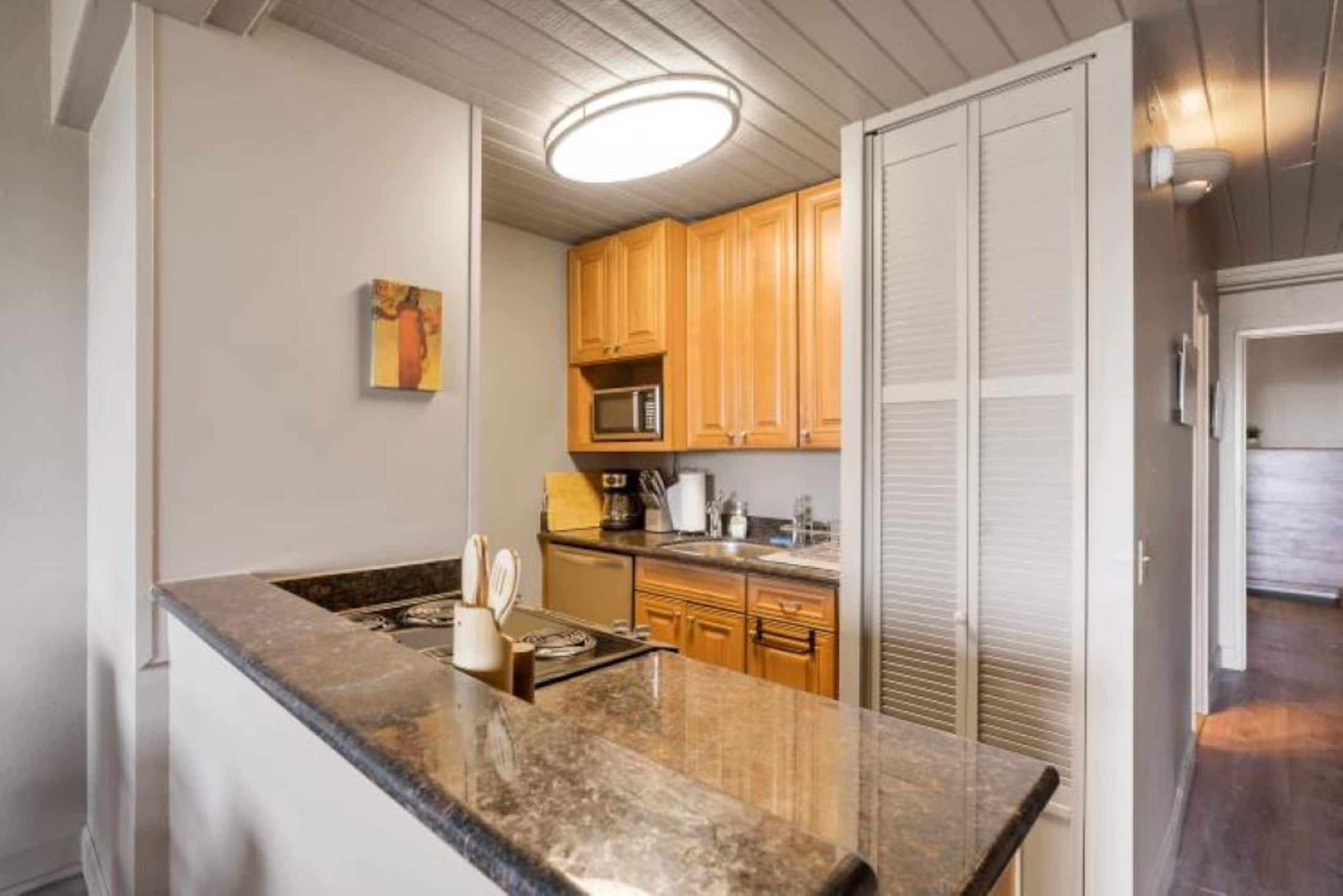 Coastal Contemporary Retreat! - Image 4