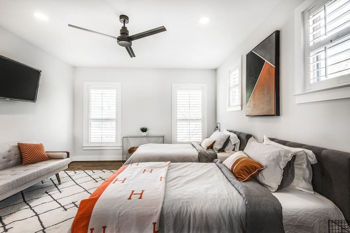 Ორადგილიანი საძინებლის ხედები 