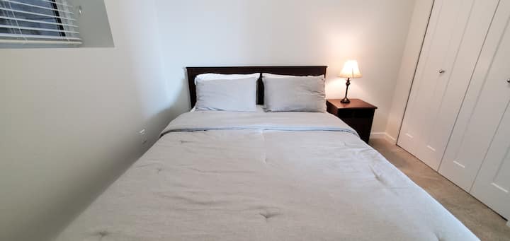 Dhoma e dytë e gjumit me krevat dopio "queen"