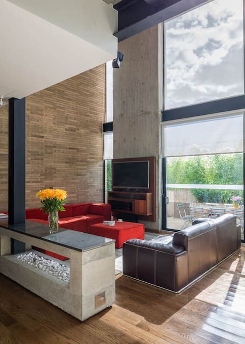Top-earning Airbnb listing in Bogota Capital District - Municipality, 4 bedrooms