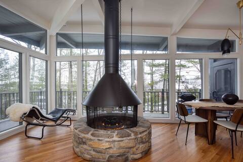 Secluded Luxury midcentury home w shared beach