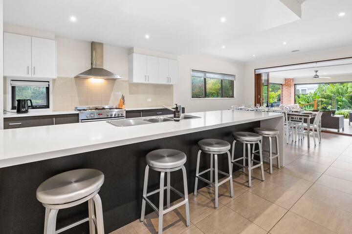 St Tropez – Tranquil Blairgowrie Escape gallery image 5