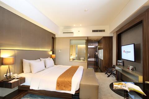 Executive Suite with B'fast