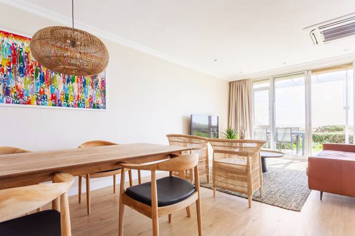 Dolphin Beach cabana direct aan het strand gallery image 5