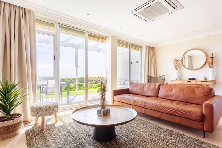 Dolphin Beach cabana direct aan het strand gallery image 2