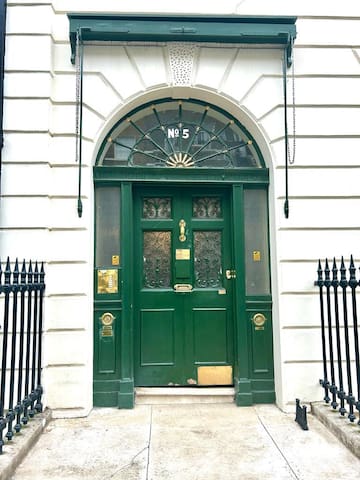 Marylebone 3 Bed: Roof Terrace gallery image 4