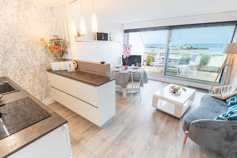 Top Airbnb: Beautiful 180° sea view studio for 4 people by Groom* in Ploemeur