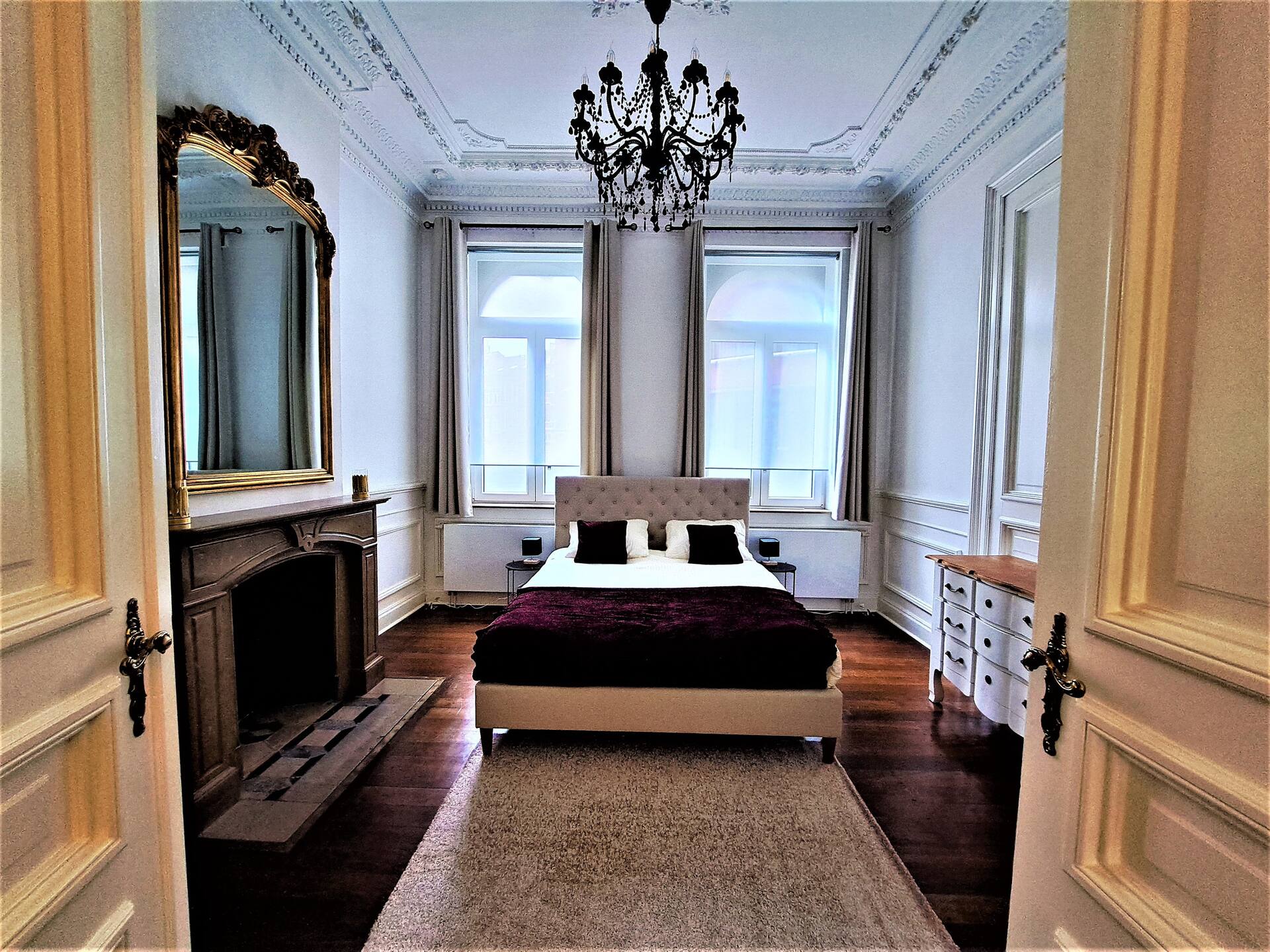 JF Suite – Elegant 2-Bedroom Apartment in Downtown, Self-Contained