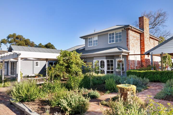 Misty Hill gallery image 3