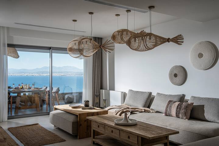 Lady Sea 6 Bedroom Villa Heated Pool Private Beach gallery image 2