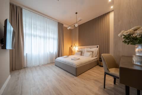 Károly Boutique Suite with a Balcony, by BQA