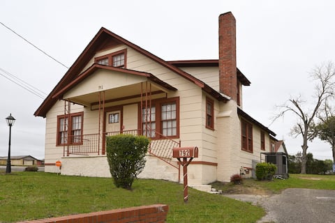 Ron's Siesta Airbnb