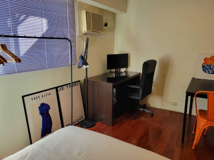 Workspace evidence from Near Taipei Main Station: City View Apt