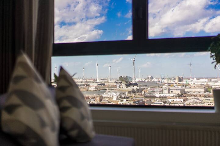 London Tower Apartment 5 Antwerp gallery image 2