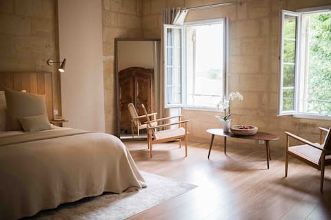 Luxurious Retreat in the Vineyards. Tourterelle