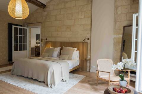 Luxurious Retreat in the Vineyards. Tourterelle