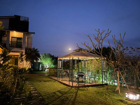 蘭陽花鳥園(寵物友善、廣大戶外空間、庭園造景、 設備齊全廚房、瓦斯烤肉爐、視聽室)