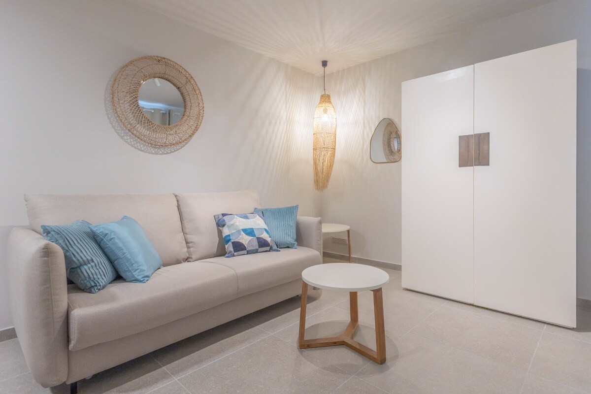 Popular Airbnb listing: [Last Minute 17-21 March] Air-Conditioning & Pool in Antigua