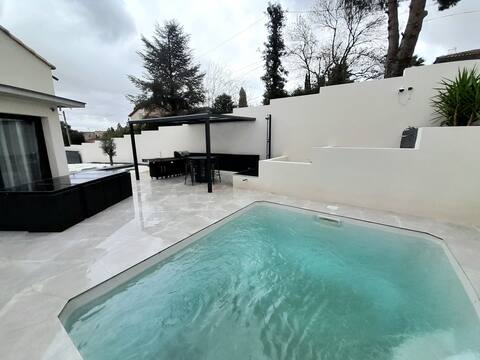 Villa with private pool and hot tub