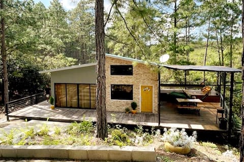 Charming cabin with Jacuzzi, Valle de Angeles.