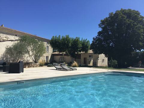 In the heart of the vineyards with pool