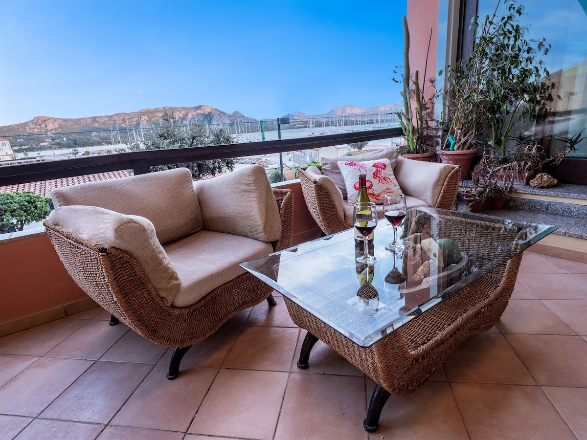 Cannigione four-room apartment facing the beach