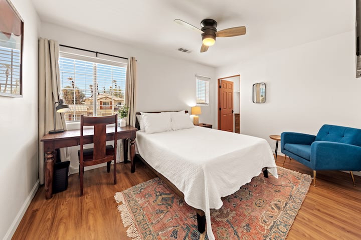 Спална соба бр.1 - брачен кревет (широк 150 - 179 см)