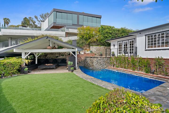 The Hilldale – Luxury Villa gallery image 2