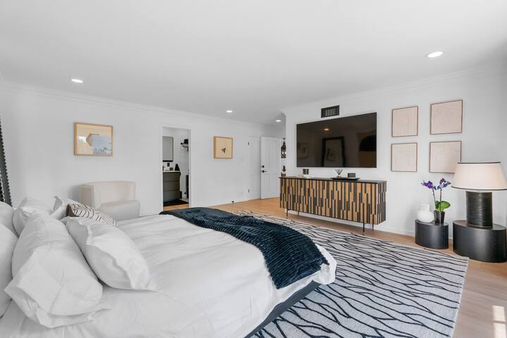 The Hilldale – Luxury Villa gallery image 3