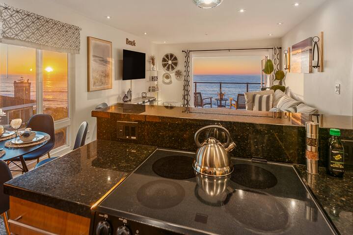 Sur La Mer, beachfront, tidal pools gallery image 3